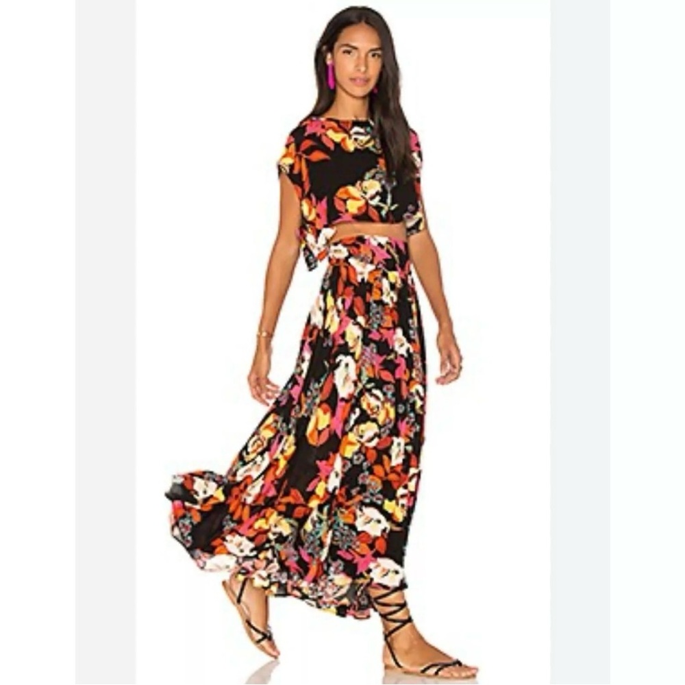 Two pieces maxi skirt and crop top